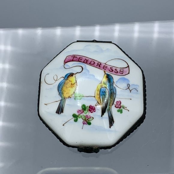 Limoges France Octagon Shaped Hinged Trinket Box Love Birds TENDRESSE Decor Main - Picture 14 of 14